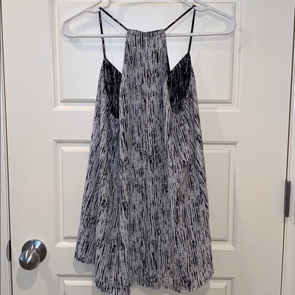 Express Reversible Cami - Picture 2 of 4